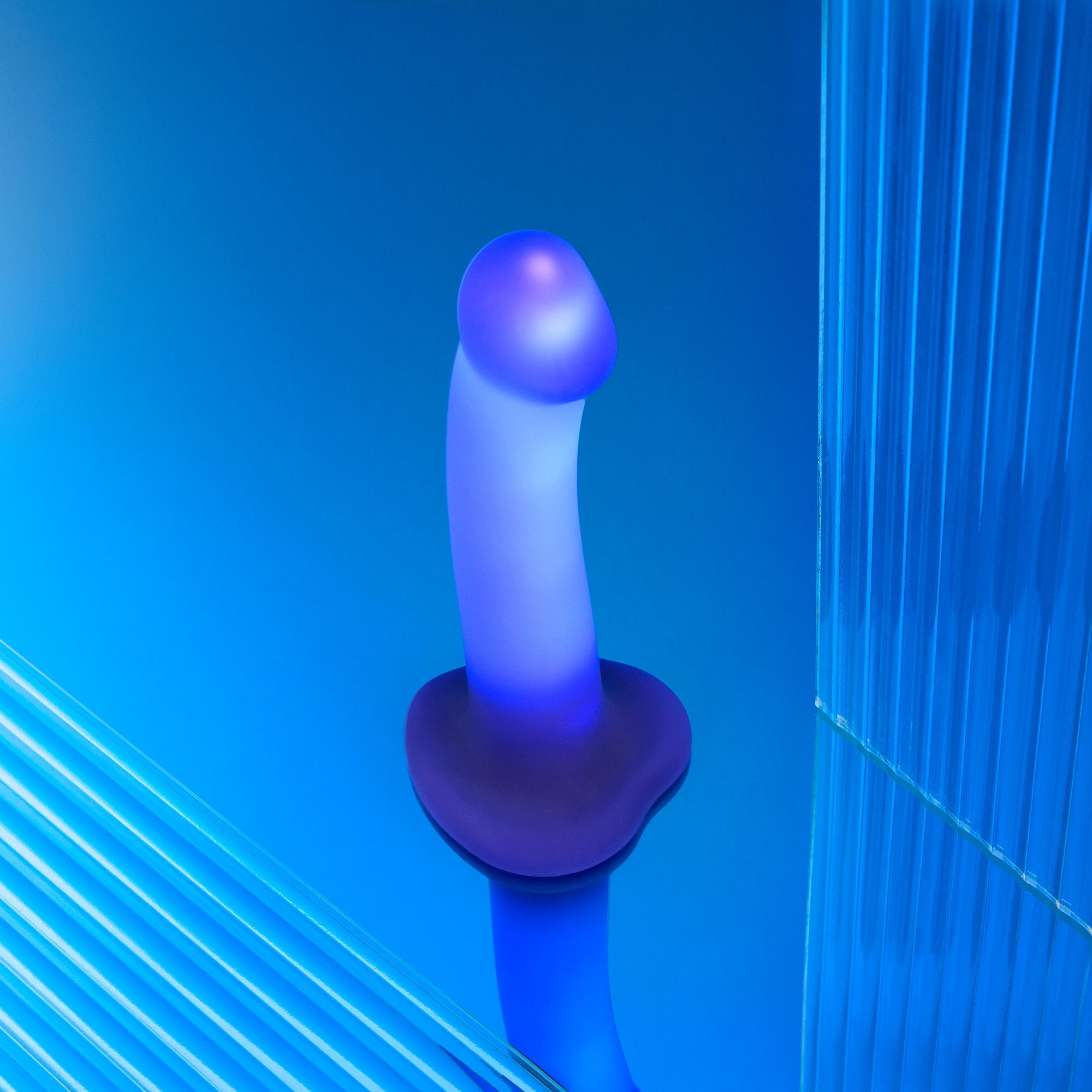 6017843-IMAGE 3 - Glow-led-dildo-size-M-strap-on-me