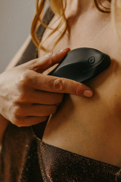 Набор YESforLOV Прикосновение: эргономичная вибровкладка в трусики + саше лубрикантов 2х5мл_4