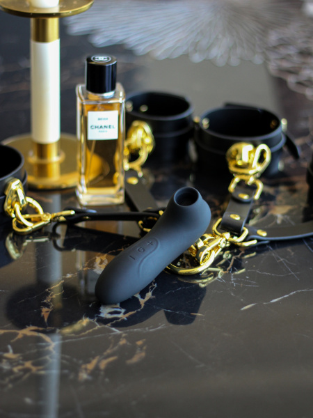 Вакуумный стимулятор клитора Curvy 23117LS_1