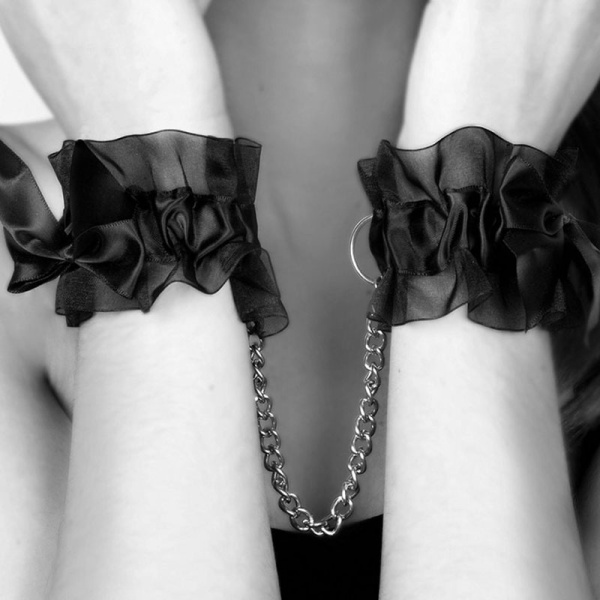 Наручники Bijoux Indiscrets - Frou Frou Organza Handcuffs, черные_1