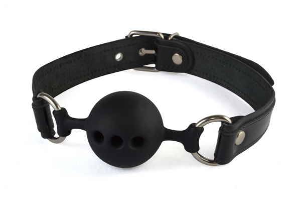 Силиконовый кляп-шар с ремешками из натуральной кожи черного цвета с отверстиями черный_2